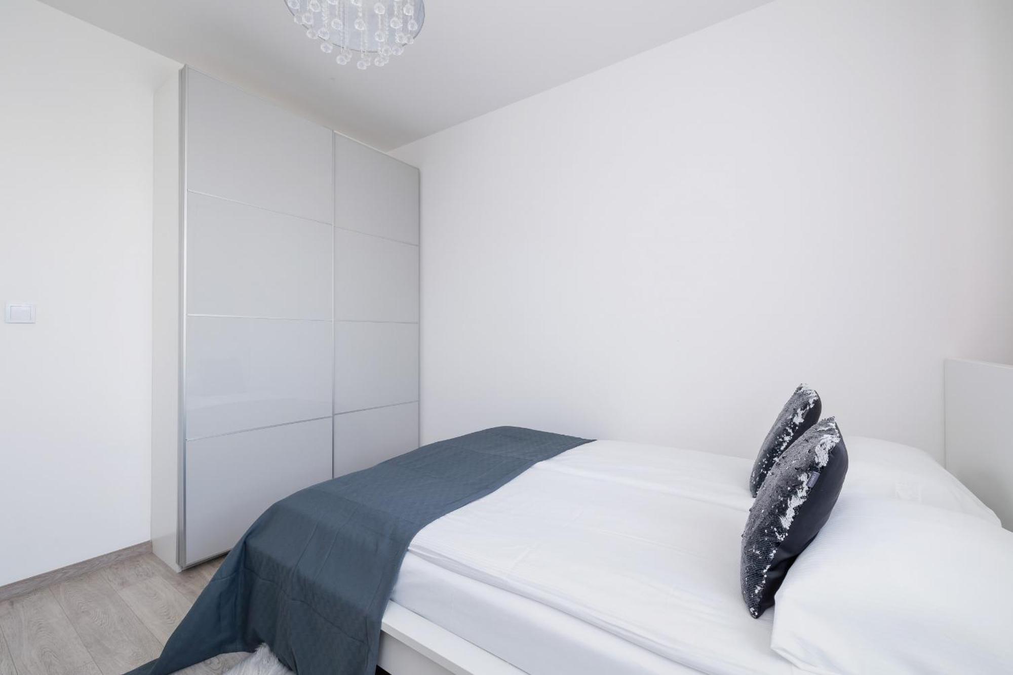 Cracow Pradnik Spacious & Family Apartment With 3 Bedroom By Renters Prestige Краков Экстерьер фото